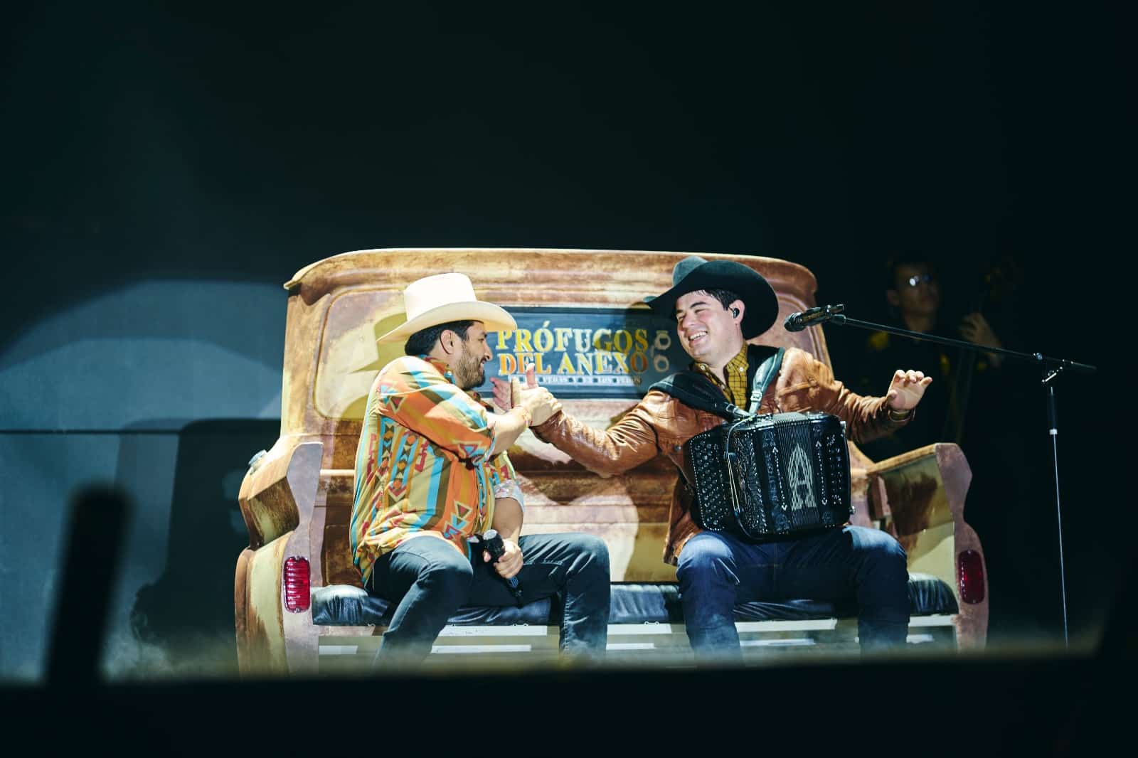 Julión Álvarez y Alfredo Olivas