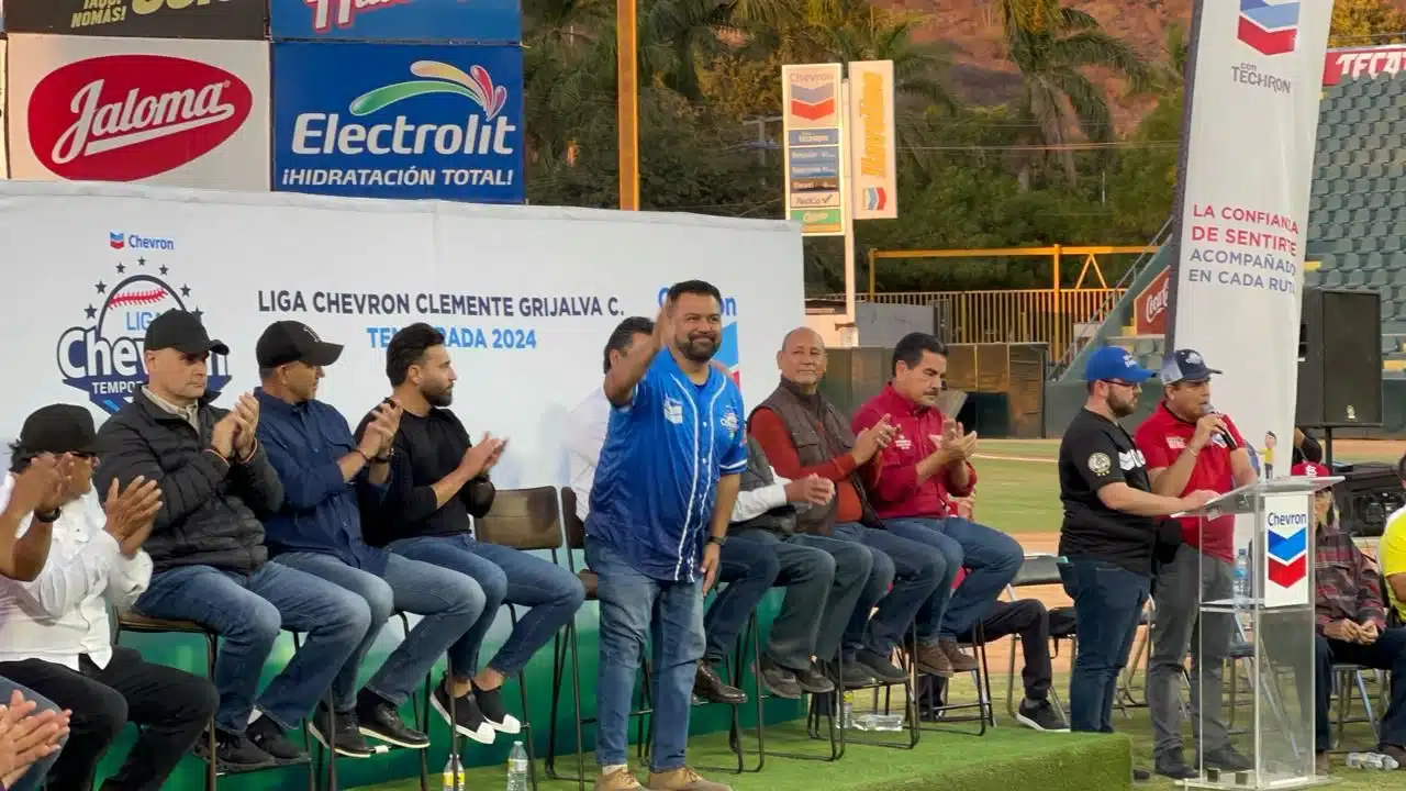 Inauguración de la Liga de Beisbol Chevron Clemente Grijalva en Los Mochis
