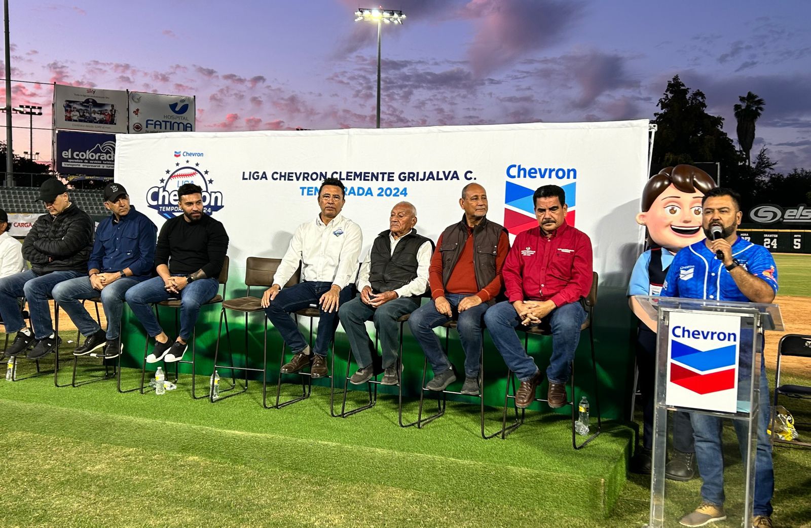 Inauguración de la Liga de Beisbol Chevron Clemente Grijalva en Los Mochis