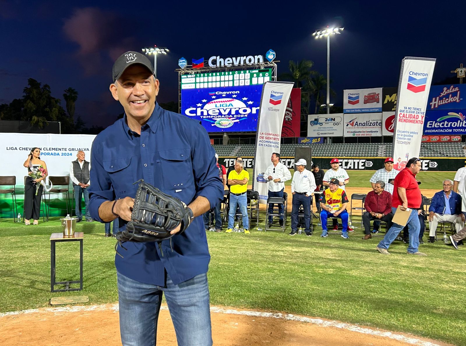 Inauguración de la Liga de Beisbol Chevron Clemente Grijalva en Los Mochis