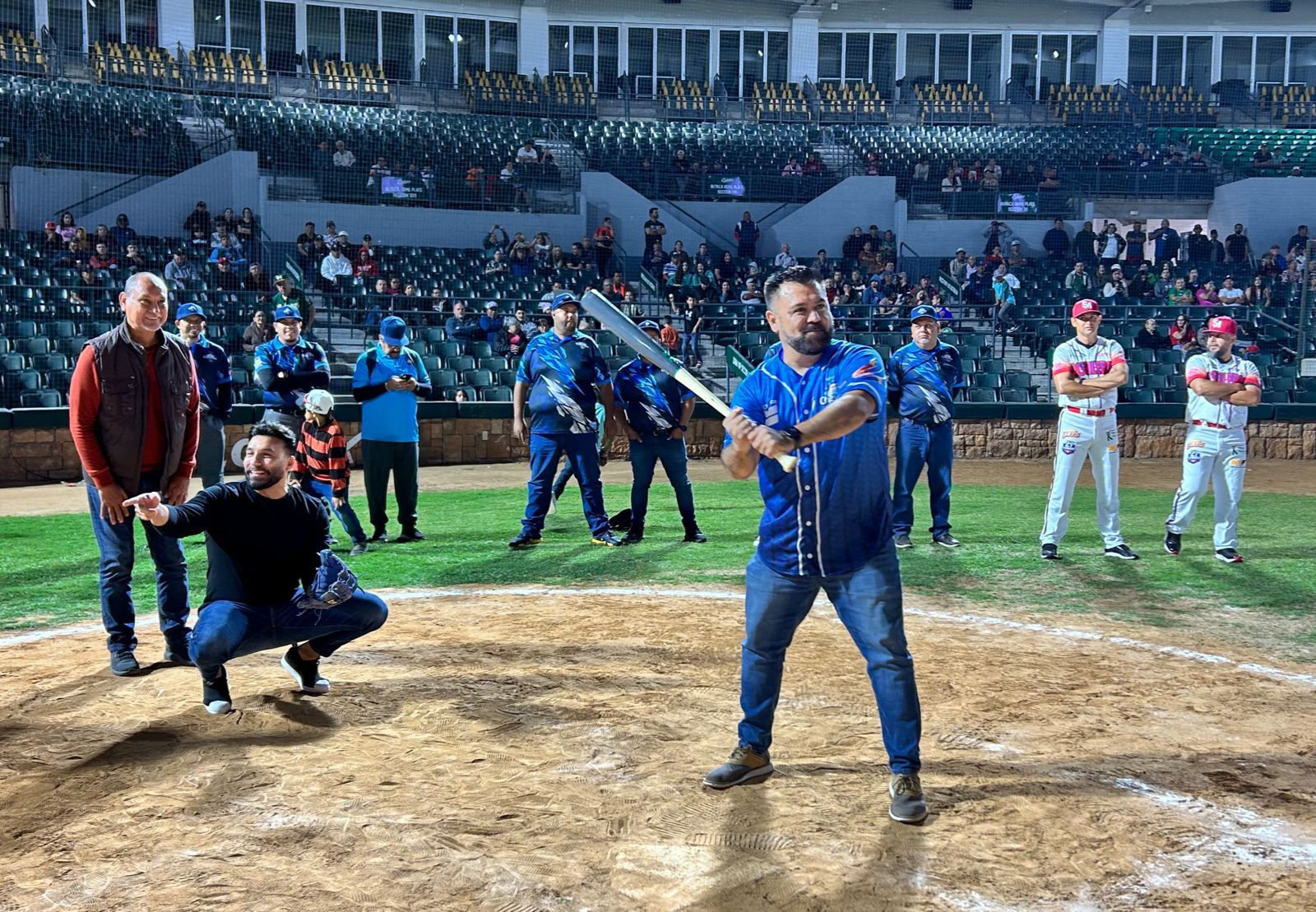 Inauguración de la Liga de Beisbol Chevron Clemente Grijalva en Los Mochis