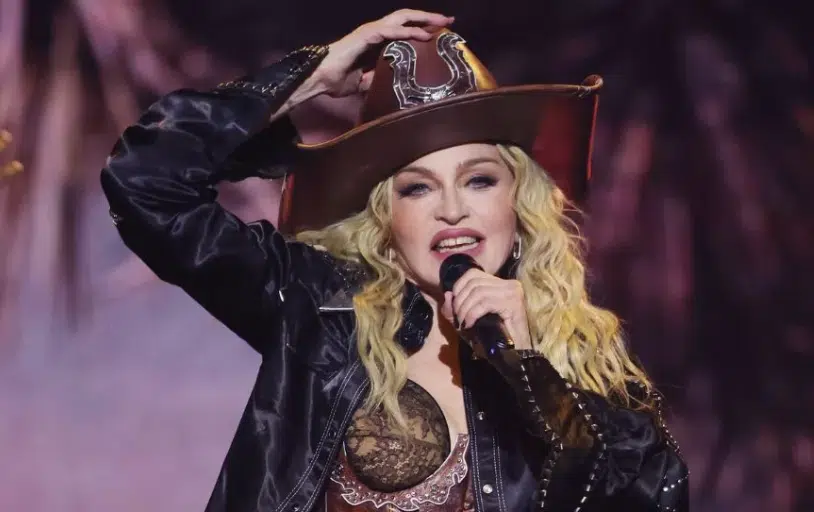 Madonna desata polémica por comentario a fan en silla de ruedas