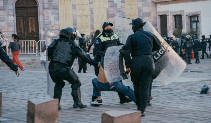 Exigen destitución de funcionarios por detenciones arbitrarias en el 8M de Zacatecas