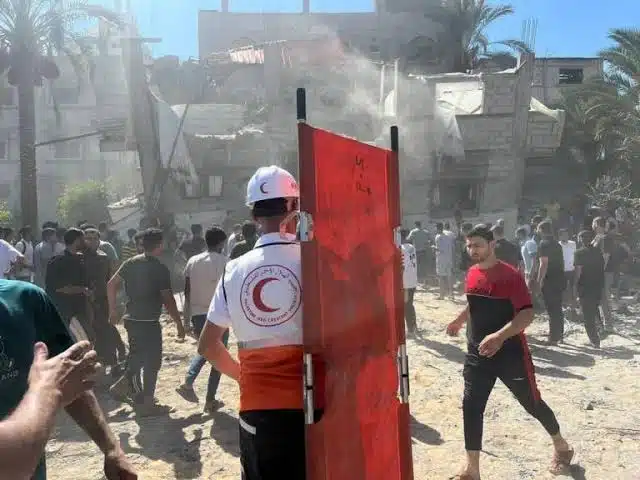 Media Luna Roja acusa a Israel de asediar otros cuatro hospitales en Gaza