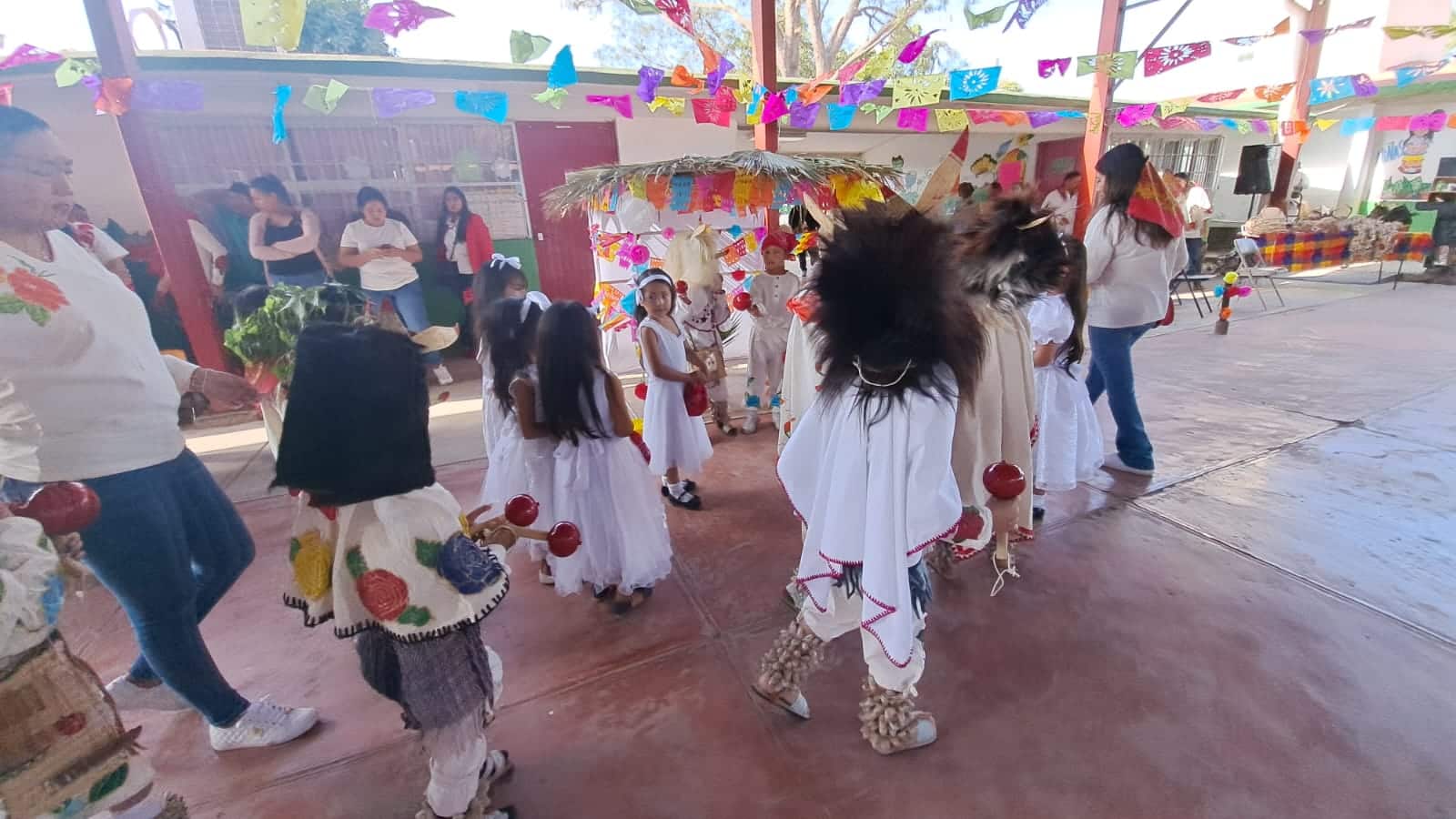 Festival yoreme realizado en el jardín de niños “Bertha Voon Glumer” de San Miguel Zapotitlán