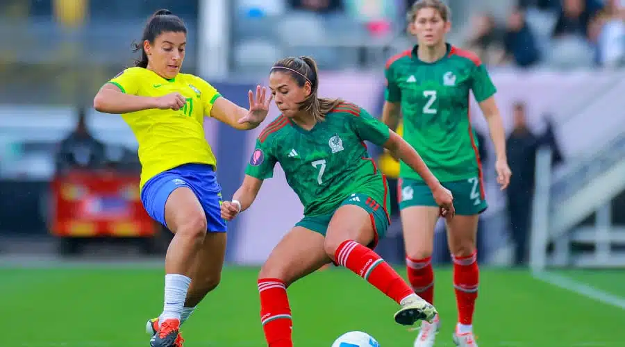 México perdió por goleada ante Brasil en semifinales.