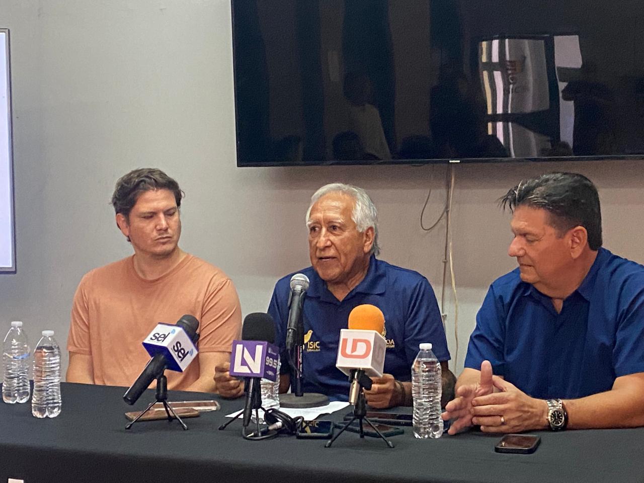 Miguel Ángel Ramírez Jardines en conferencia de prensa en Mazatlán