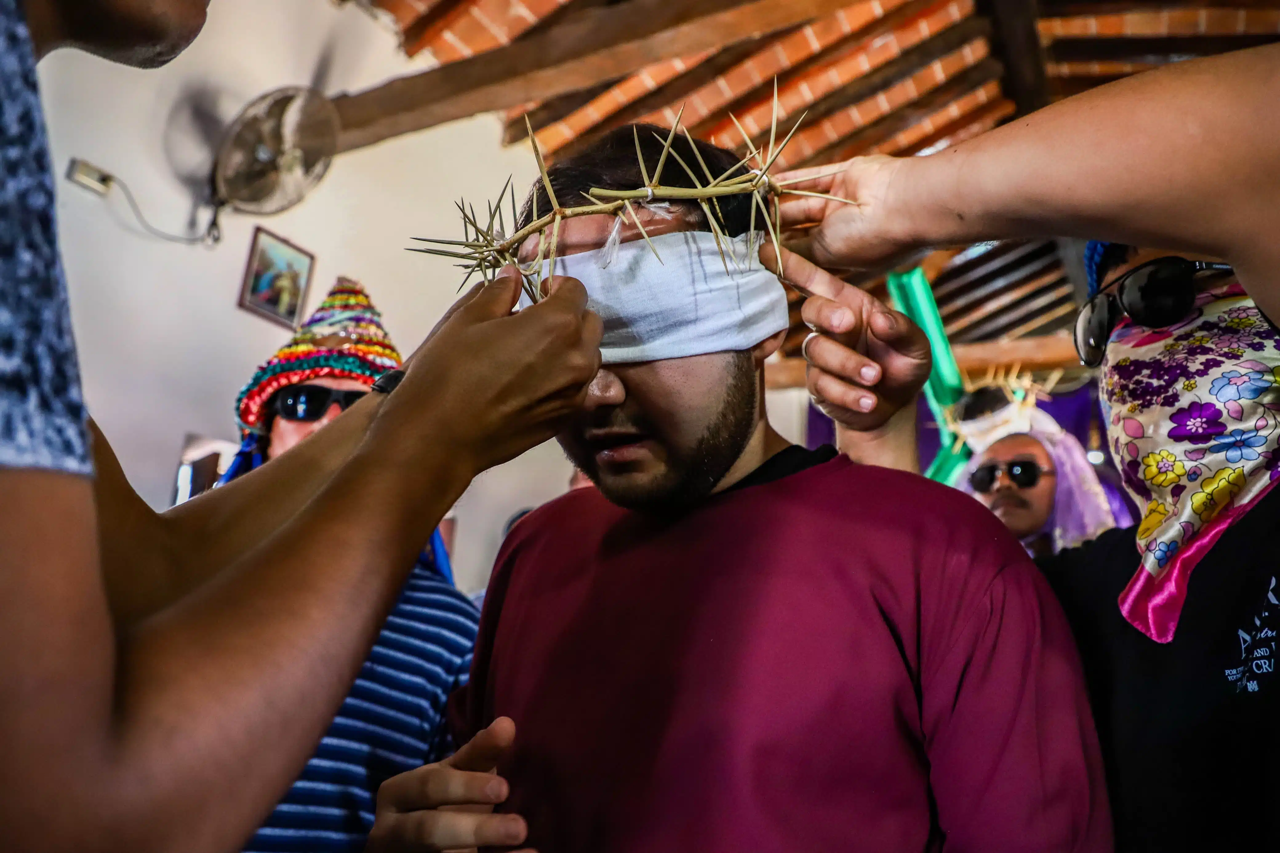 Persona qu representa a cristo en el viacrucis