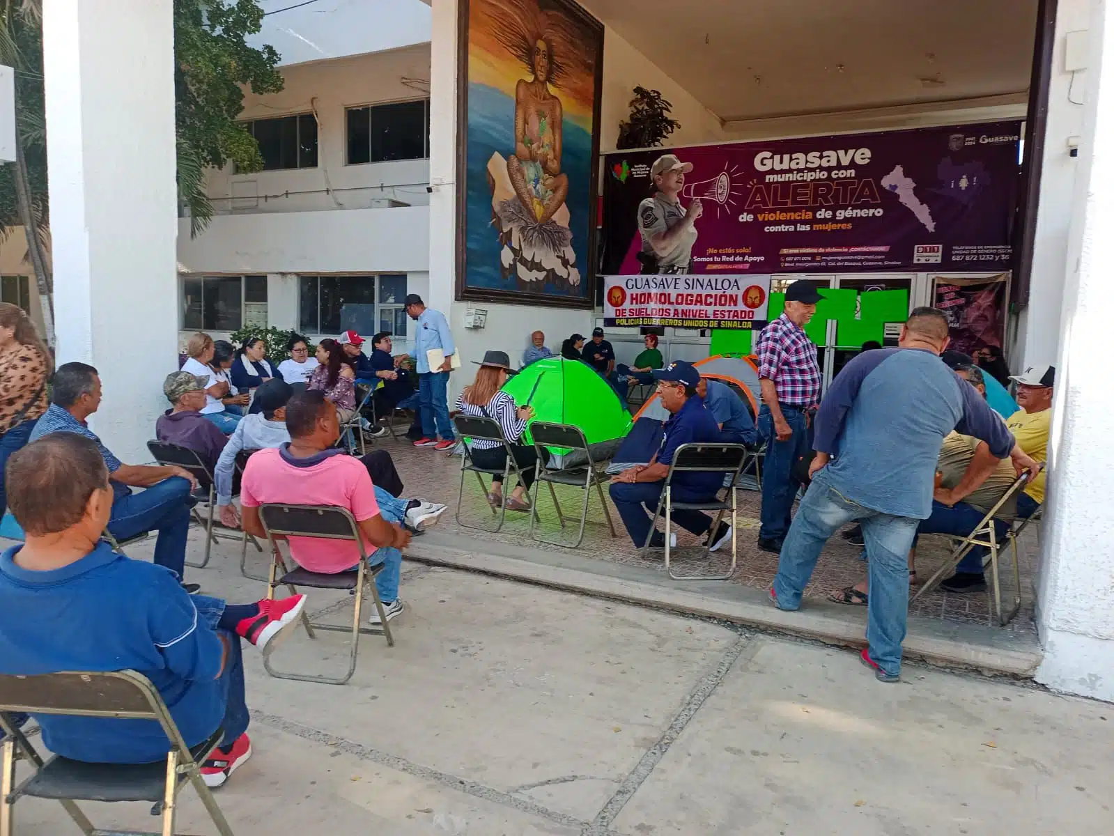 Guerreros Unidos desactivó plantón en el Ayuntamiento de Guasave
