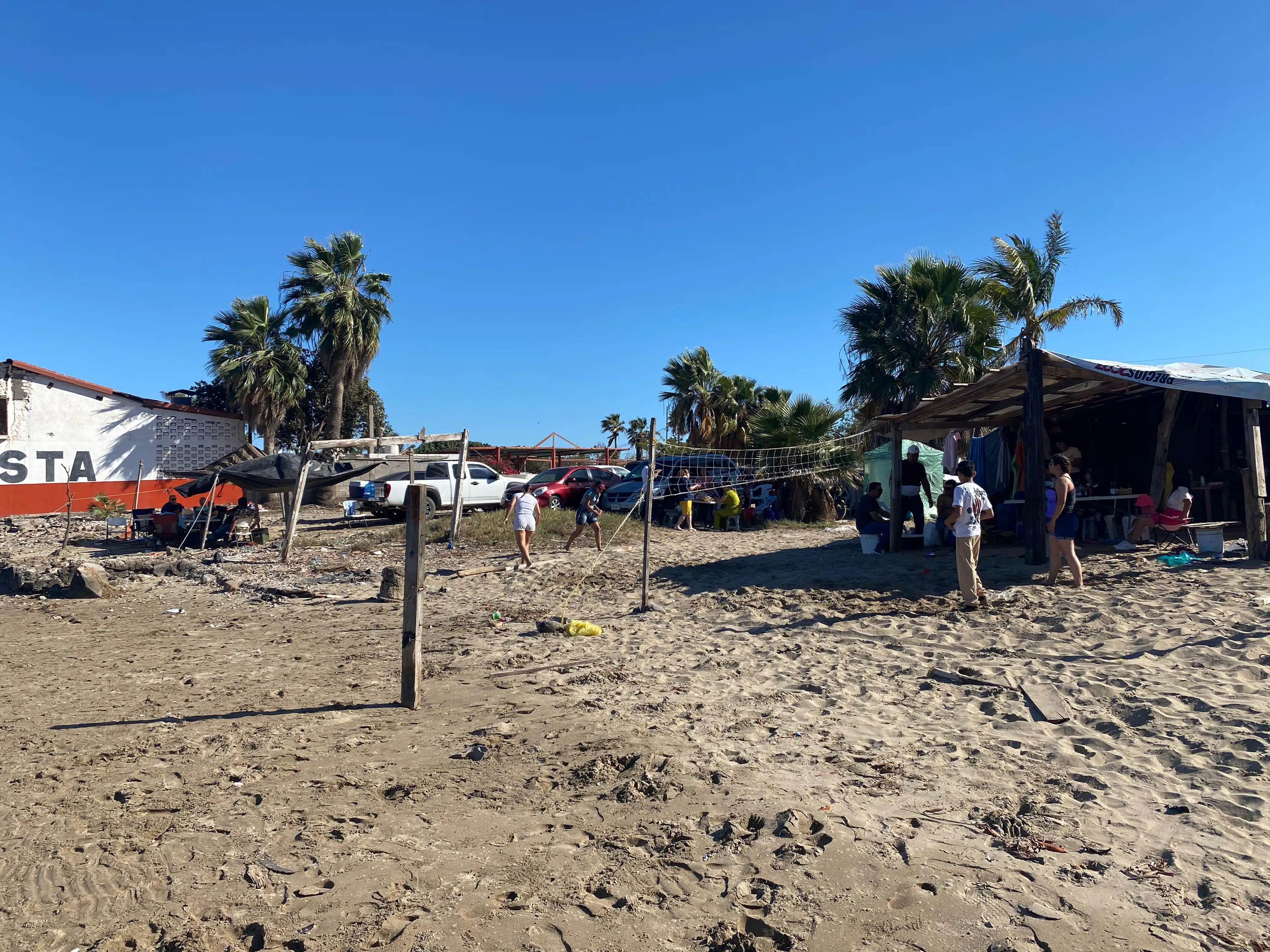 Personas en la Playa El Maviri