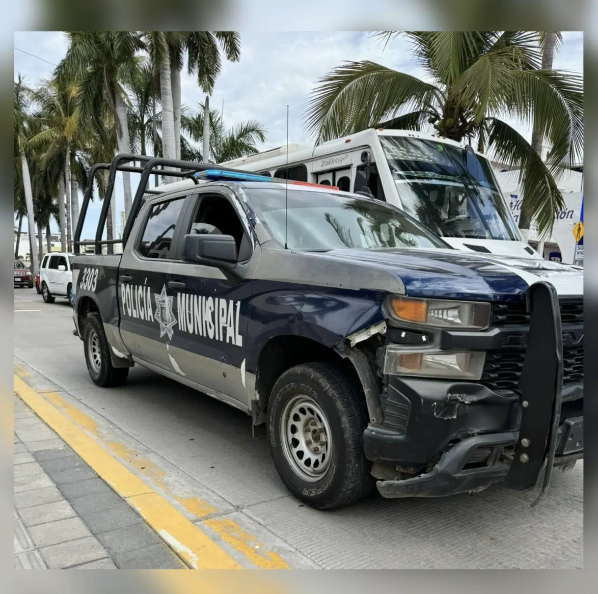 Patrulla de la Policía Municipal de Mazatlán en la Zona Dorada