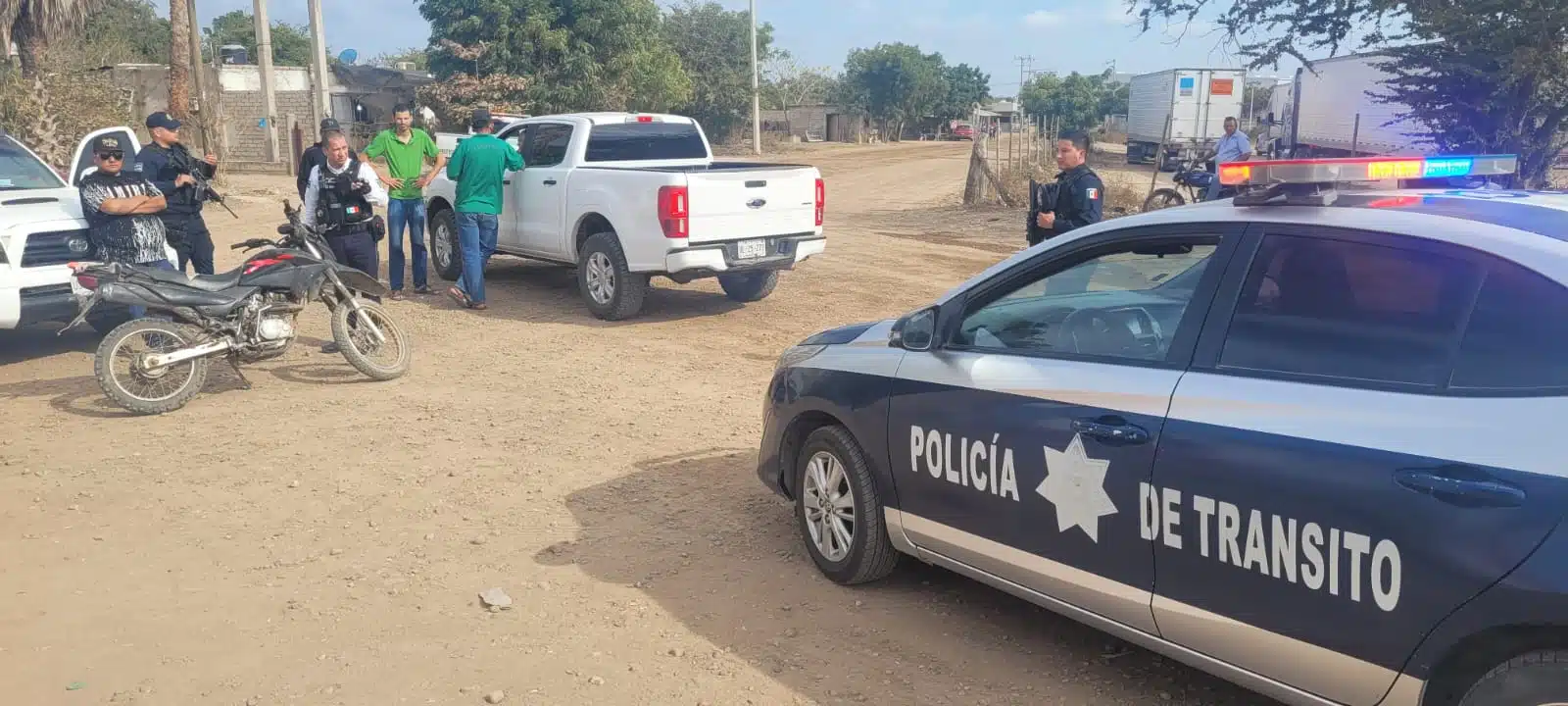 Policía de tránsito en La Cruz