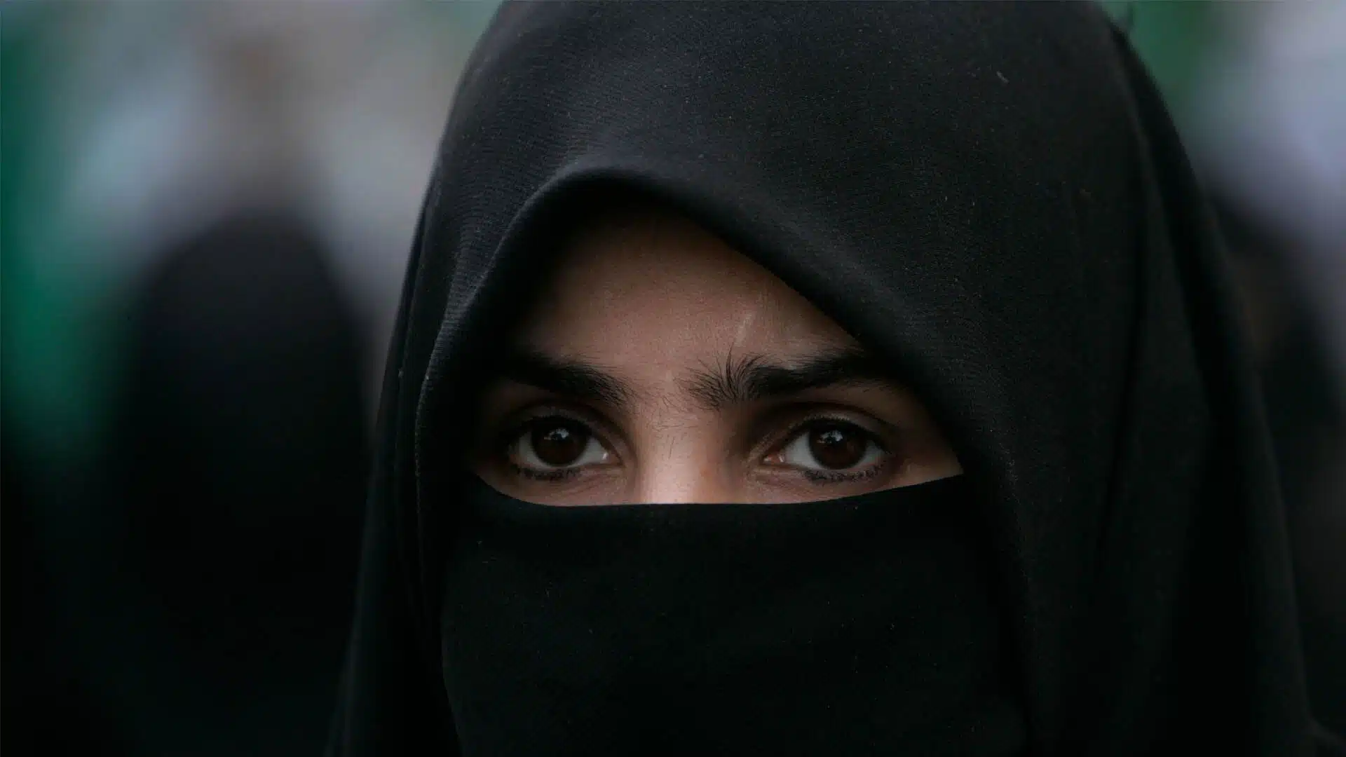 Por medio de la Inteligencia Artificial, Irán vigila que mujeres y niñas usen el hiyab