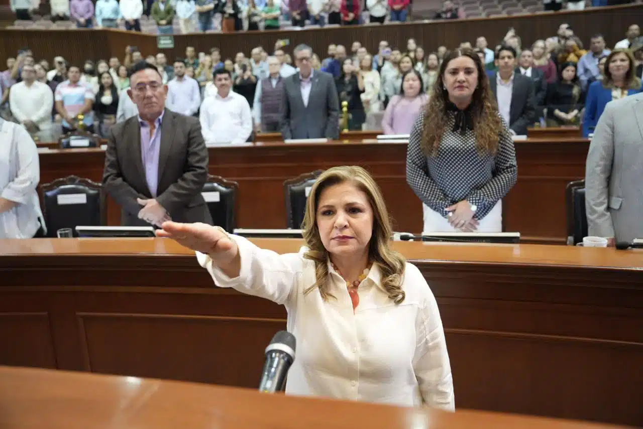 Emma Guadalupe Félix toma protesta como titular de la ASE