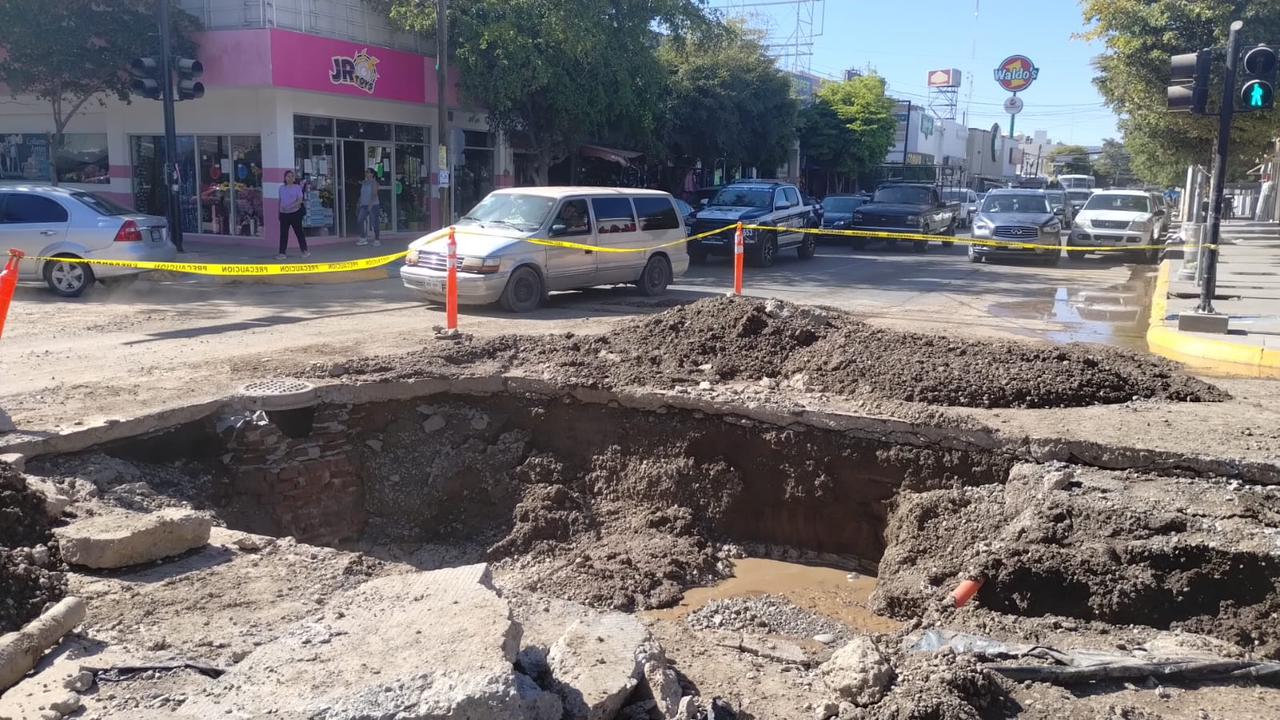Realizan trabajos en calle Cuauhtémoc del Centro de la ciudad de Guasave