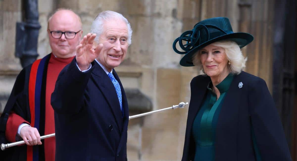 Rey Carlos III reaparece por primera vez en público para la misa de Pascua