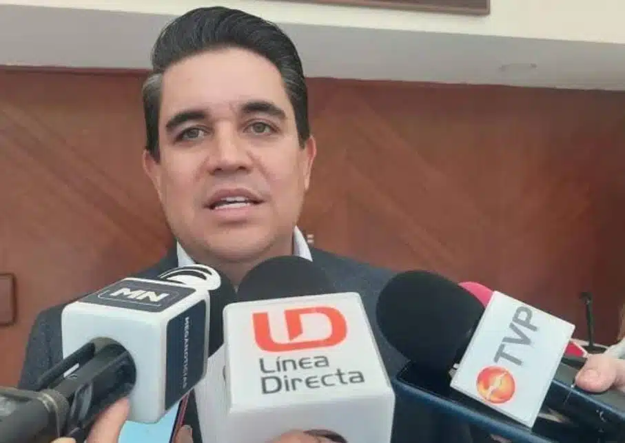 Ricardo Madrid Pérez en entrevista con los medios de comunicación en Culiacán