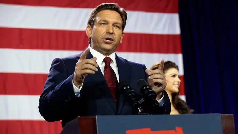 Ron DeSantis veta ley que prohibiría uso de redes sociales en menores de edad