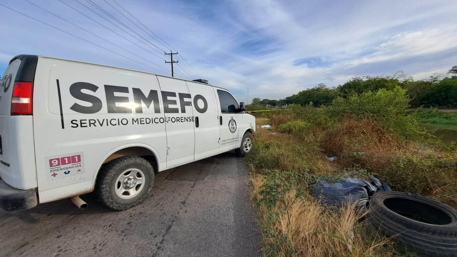 Camioneta de Servicio Médico Forense de Culiacán