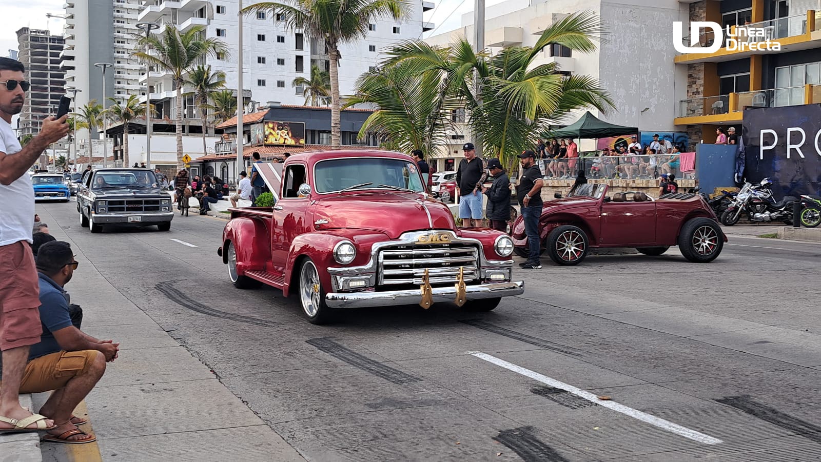 En la Semana de la Troca en Mazatlán, una persona murió y dos resultaron lesionada.