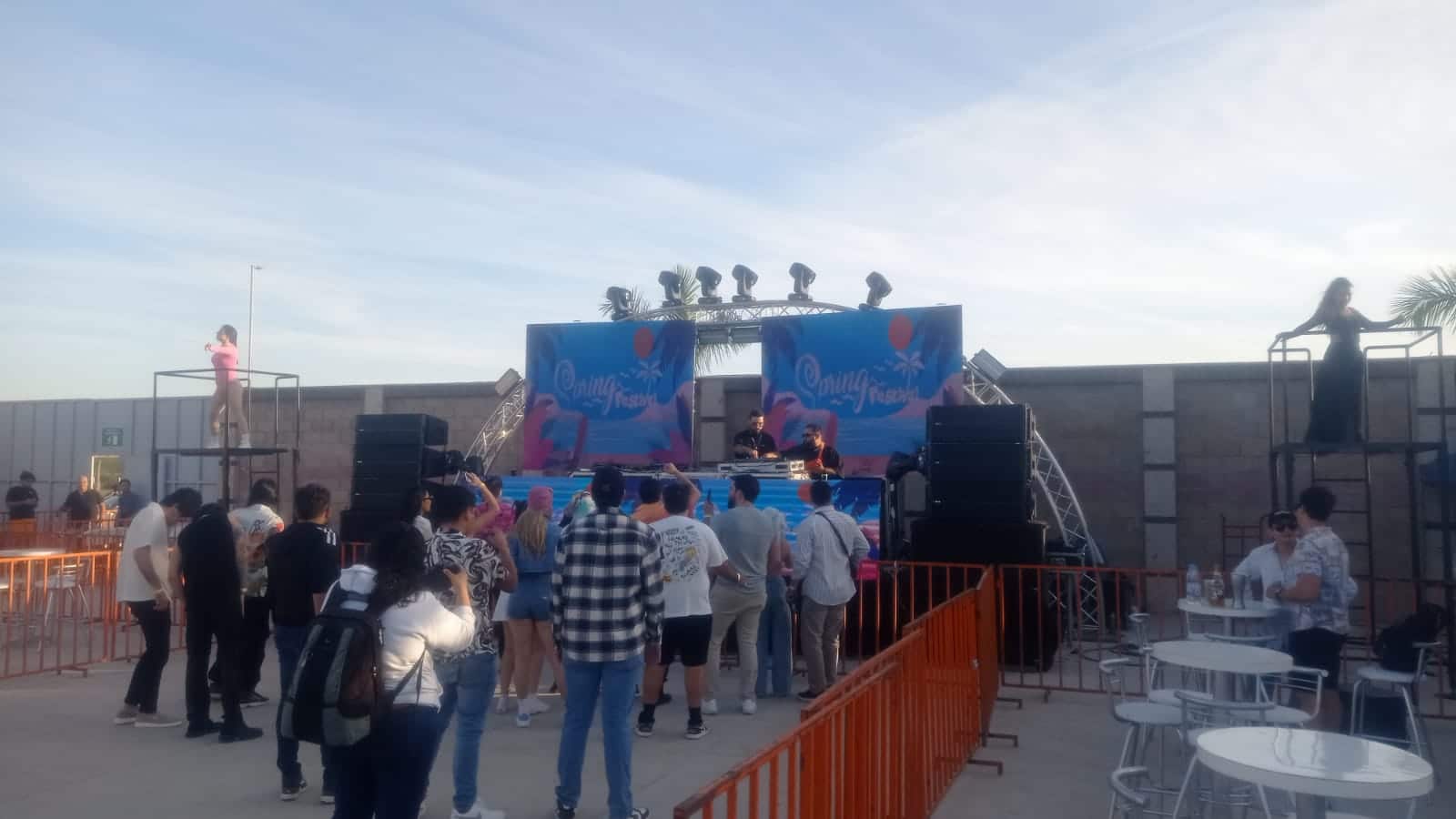 Personas en el Spring Festival vol1 en Los Mochis