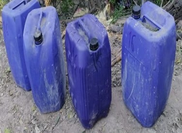 Tambos encontrados en un Narcolaboratorio en Badiraguato, Sinaloa