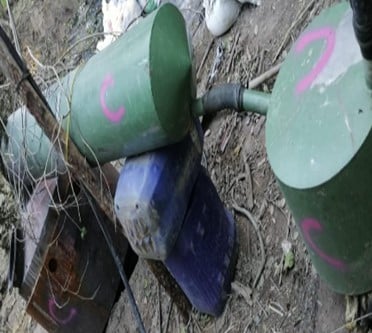 Tambos encontrados en un Narcolaboratorio en Badiraguato, Sinaloa