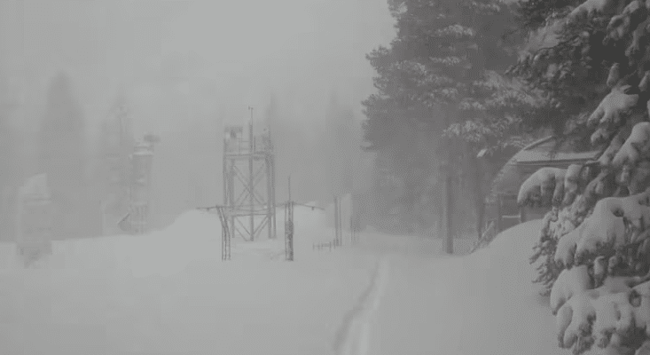 California en alert por nueva megatormenta de nieve