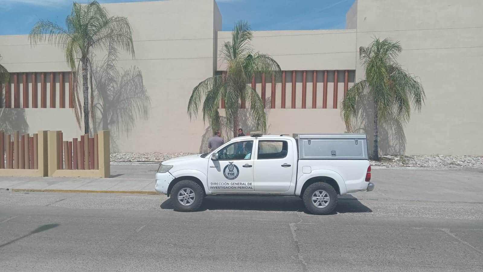 Camioneta de FGE