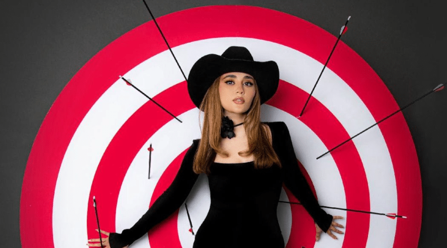 Carolina Ross lanza su nuevo tema a través de las plataformas digitales.