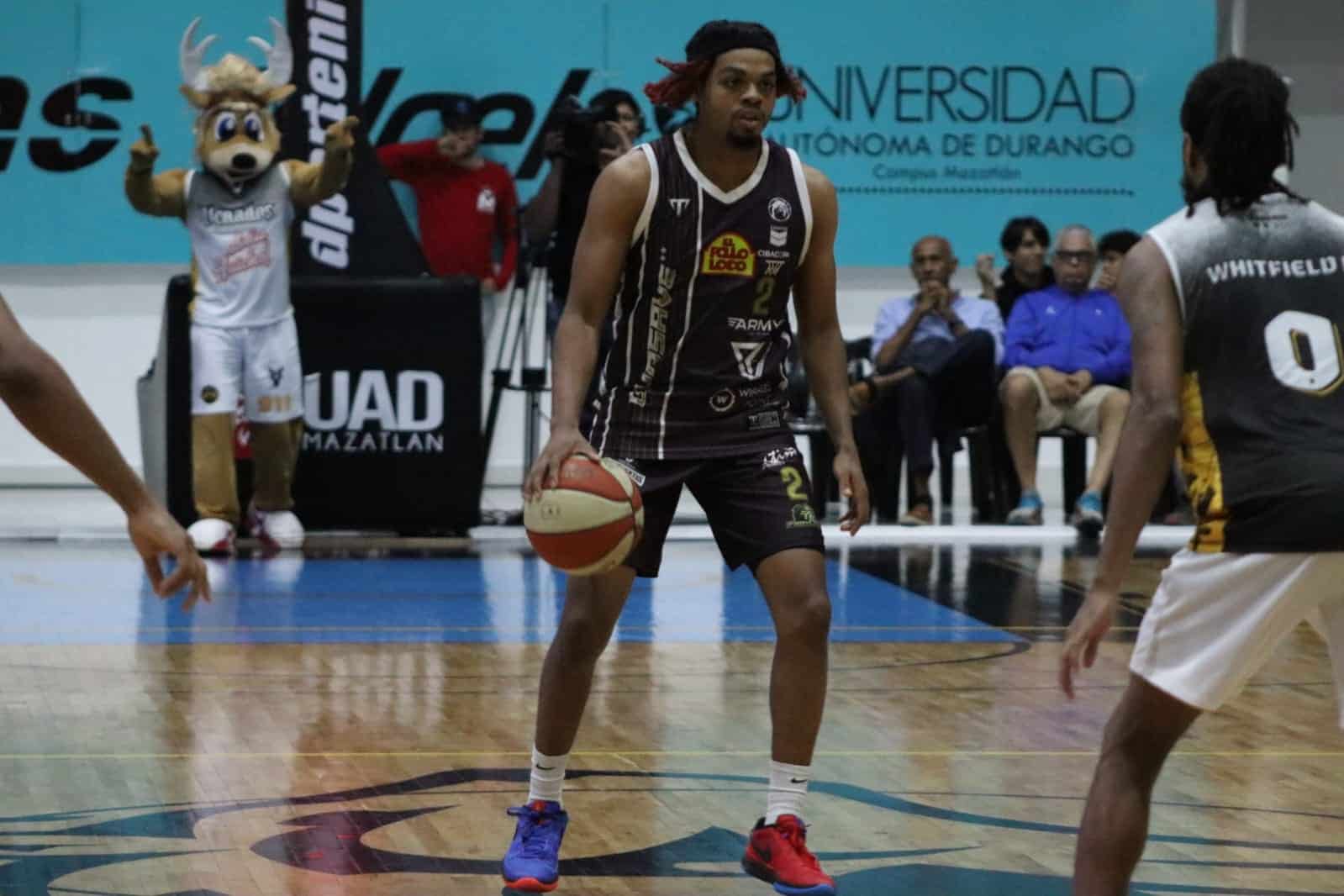 Jugadores de Venados Mazatlán y Frayles Guasave de la Cibacopa