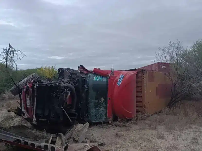 Volcadura de tráiler deja un militar fallecido en carretera Victoria- Zaragoza