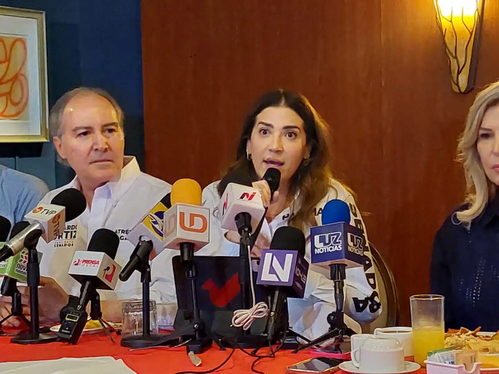 Los candidatos al Senado de la República, Paloma Sánchez y Eduardo Ortiz