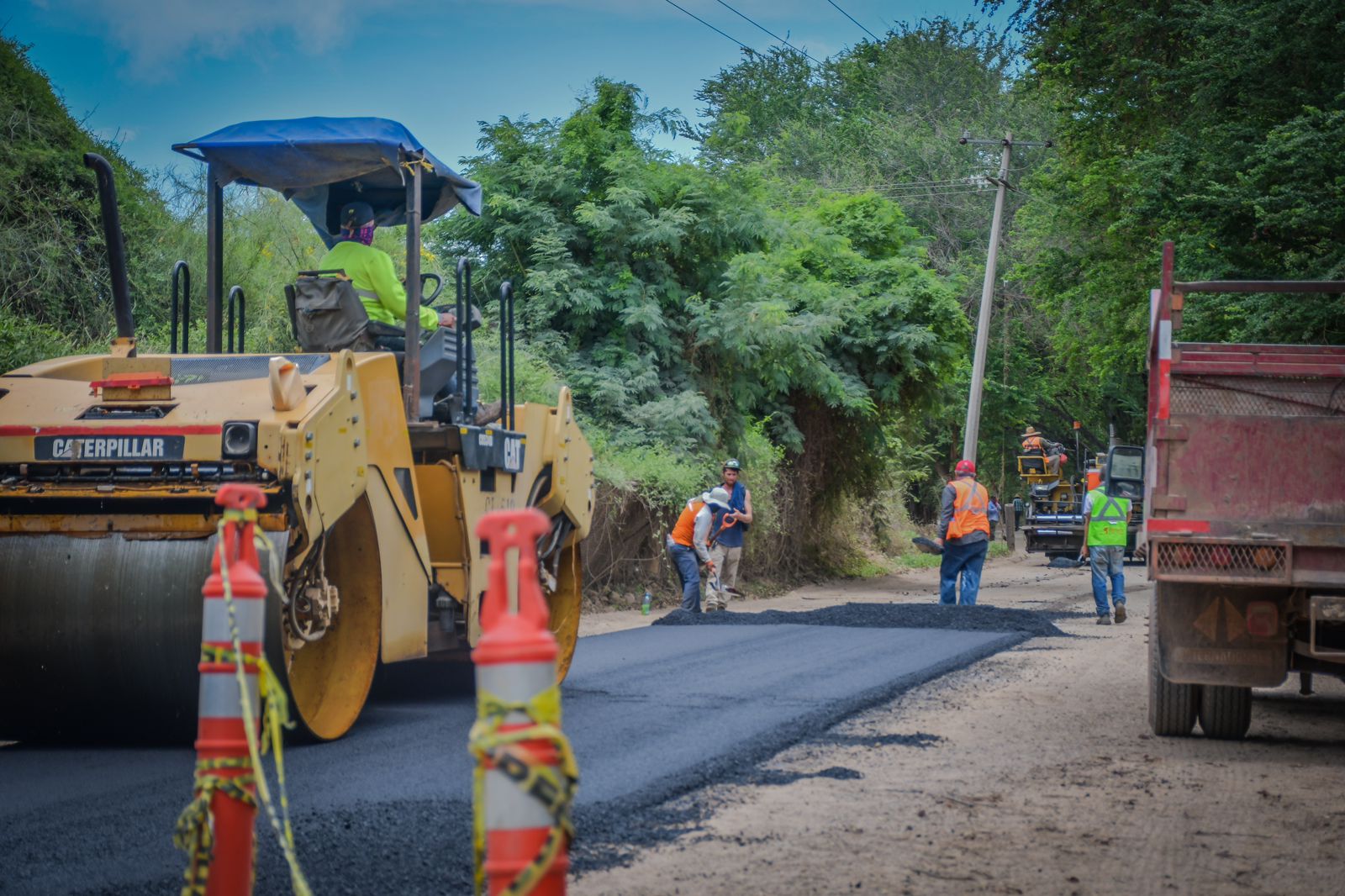 Guamúchil y obras
