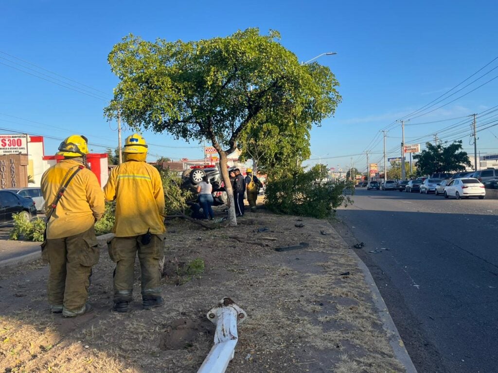 Volcadura de carro en Culiacán