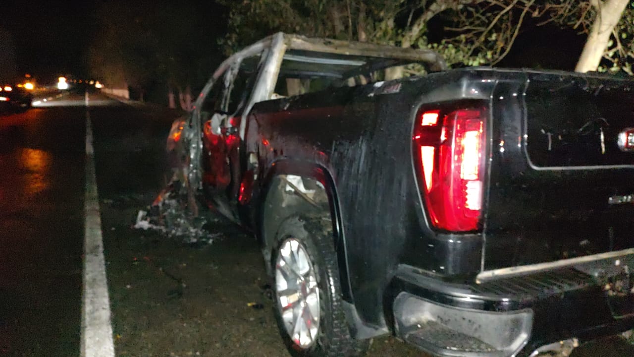 Incendio de camioneta de lujo