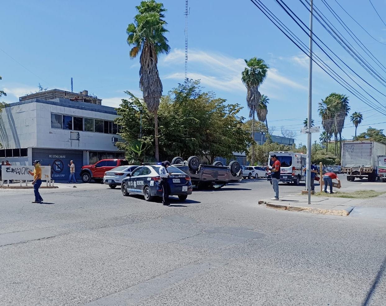 Accidente automovilístico en sector centro de Los Mochis.