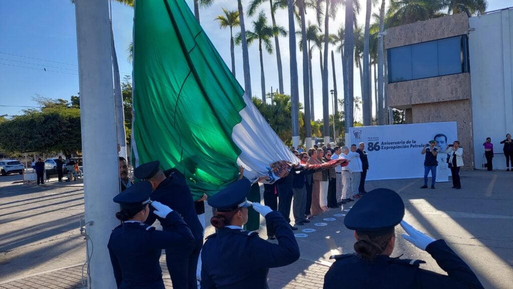 Acto Cívico para conmemorar aniversario de la Expropiación Petrolera