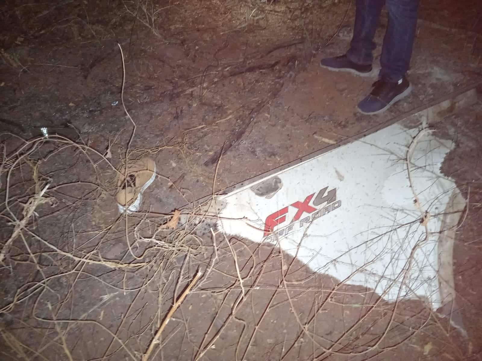Ambos vehículos sufrieron fuertes daños materiales. Guardia Nacional arribó al lugar de los hechos