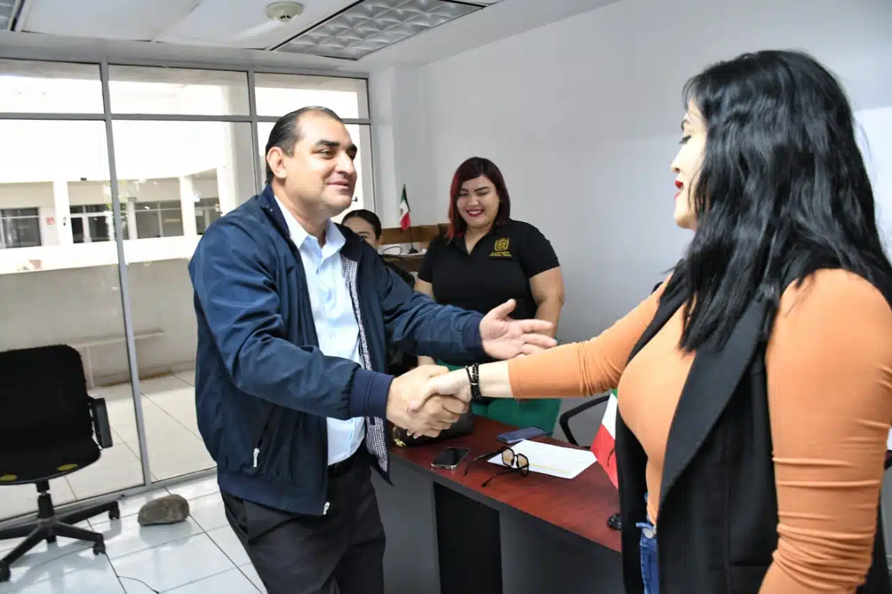 César Mascareño Reyes, alcalde sustituto de Angostura mantendrá el gabinete.