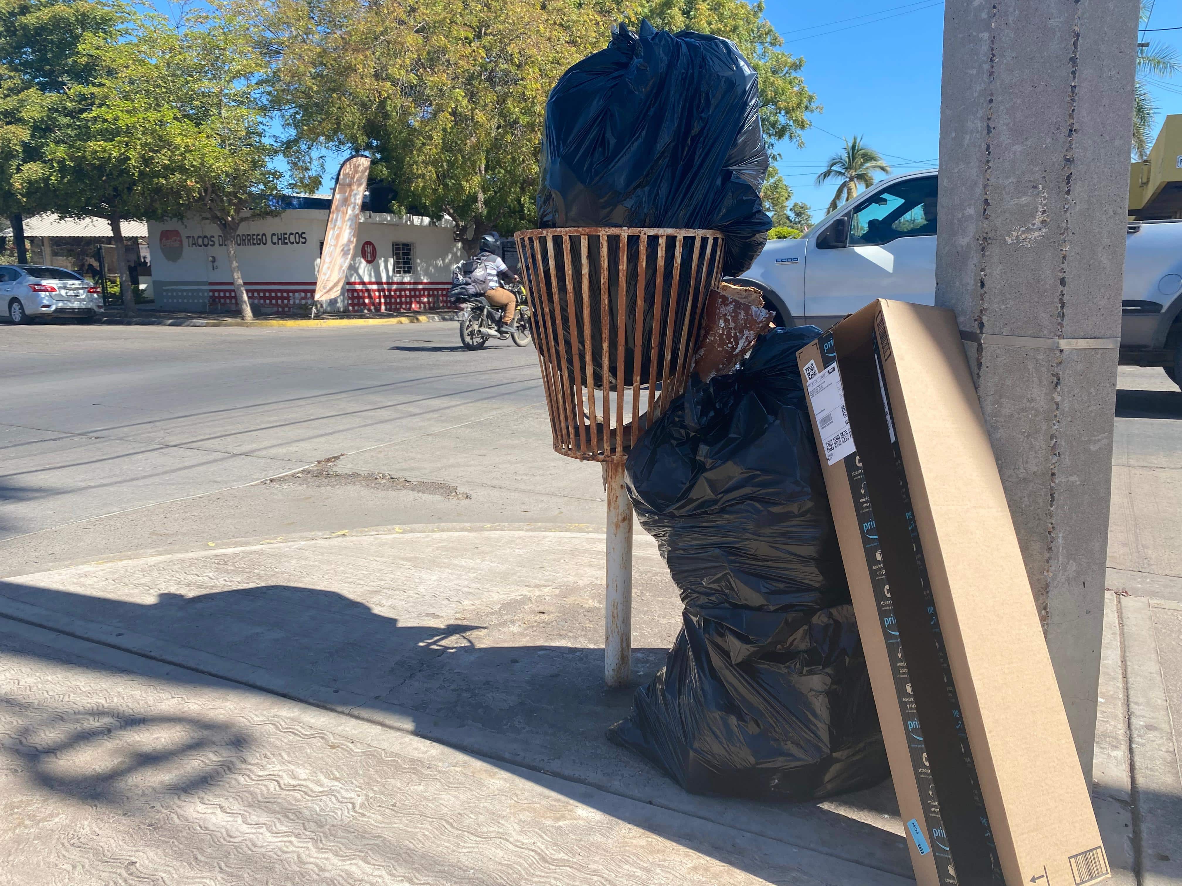 Bolsas de basura acumulada