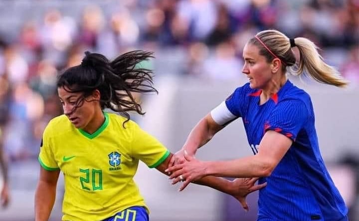 Jugadoras en el partido de Estados Unidos vs Brasil