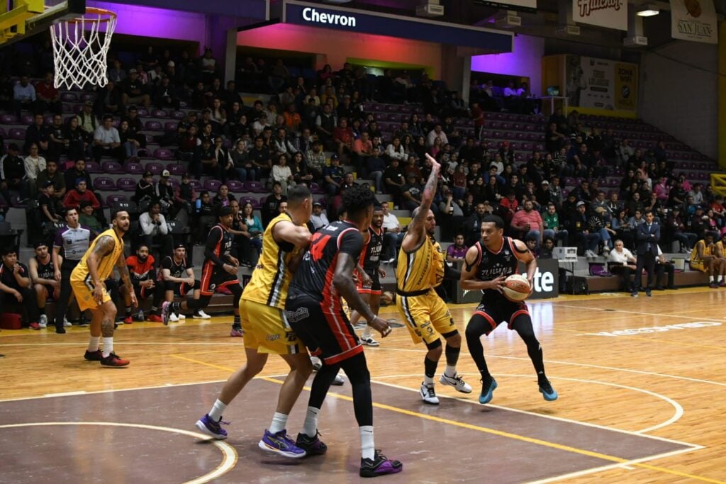 Frayles le quitó el invicto a Zonkeys ante su afición