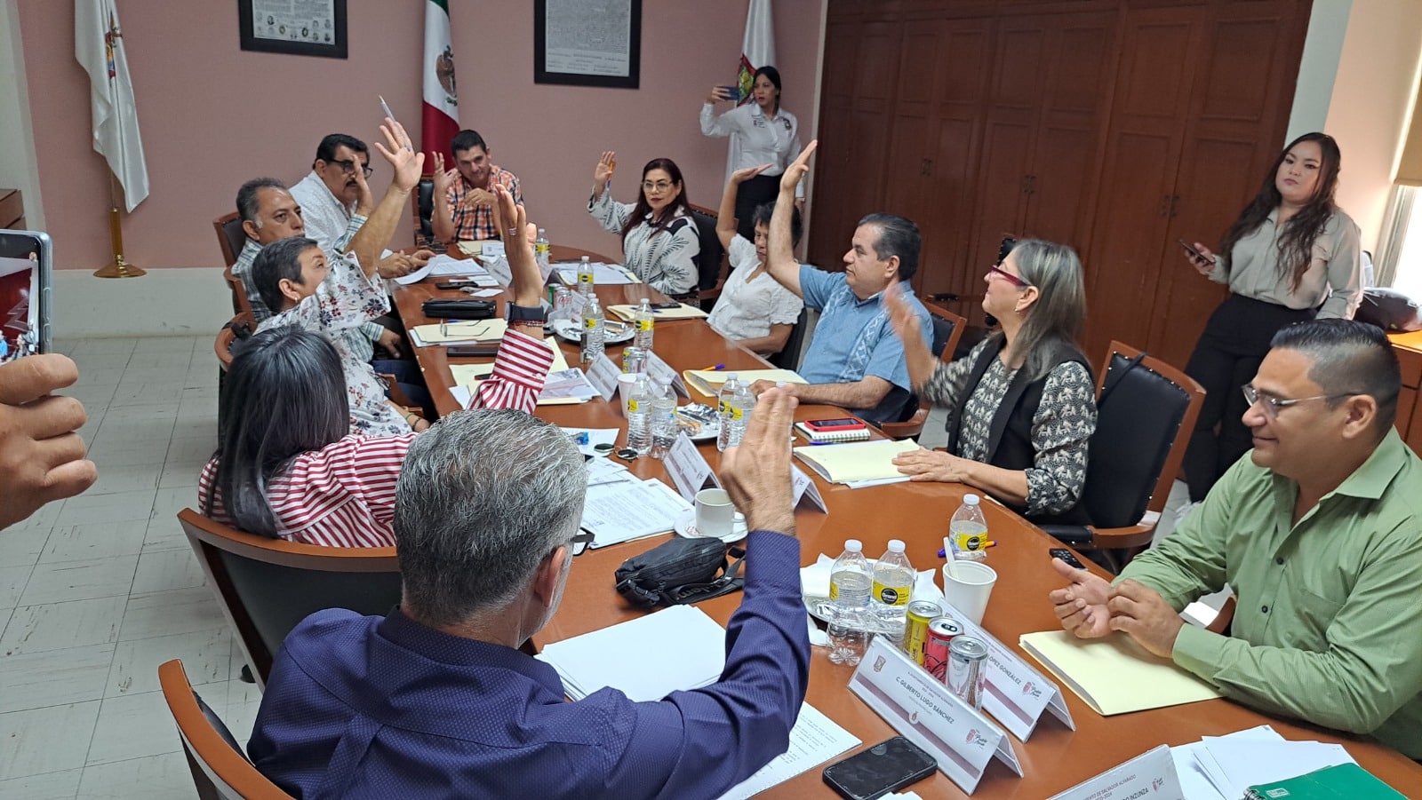 En el cabildo de Salvador Alvarado están tres espacios sin cubrir por licencia de sus titulares,