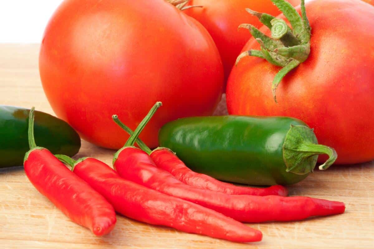 Chiles y jitomates