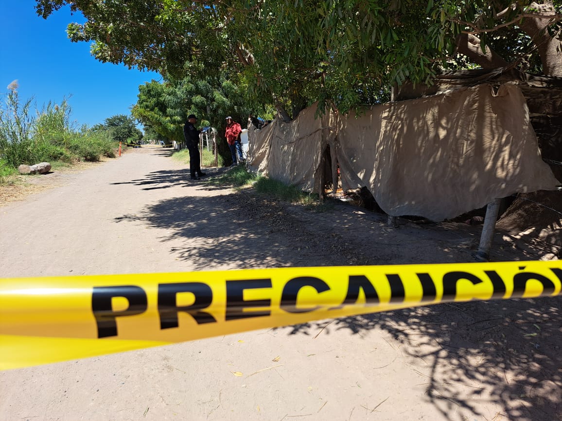 Cinta amarilla delimitando la zona