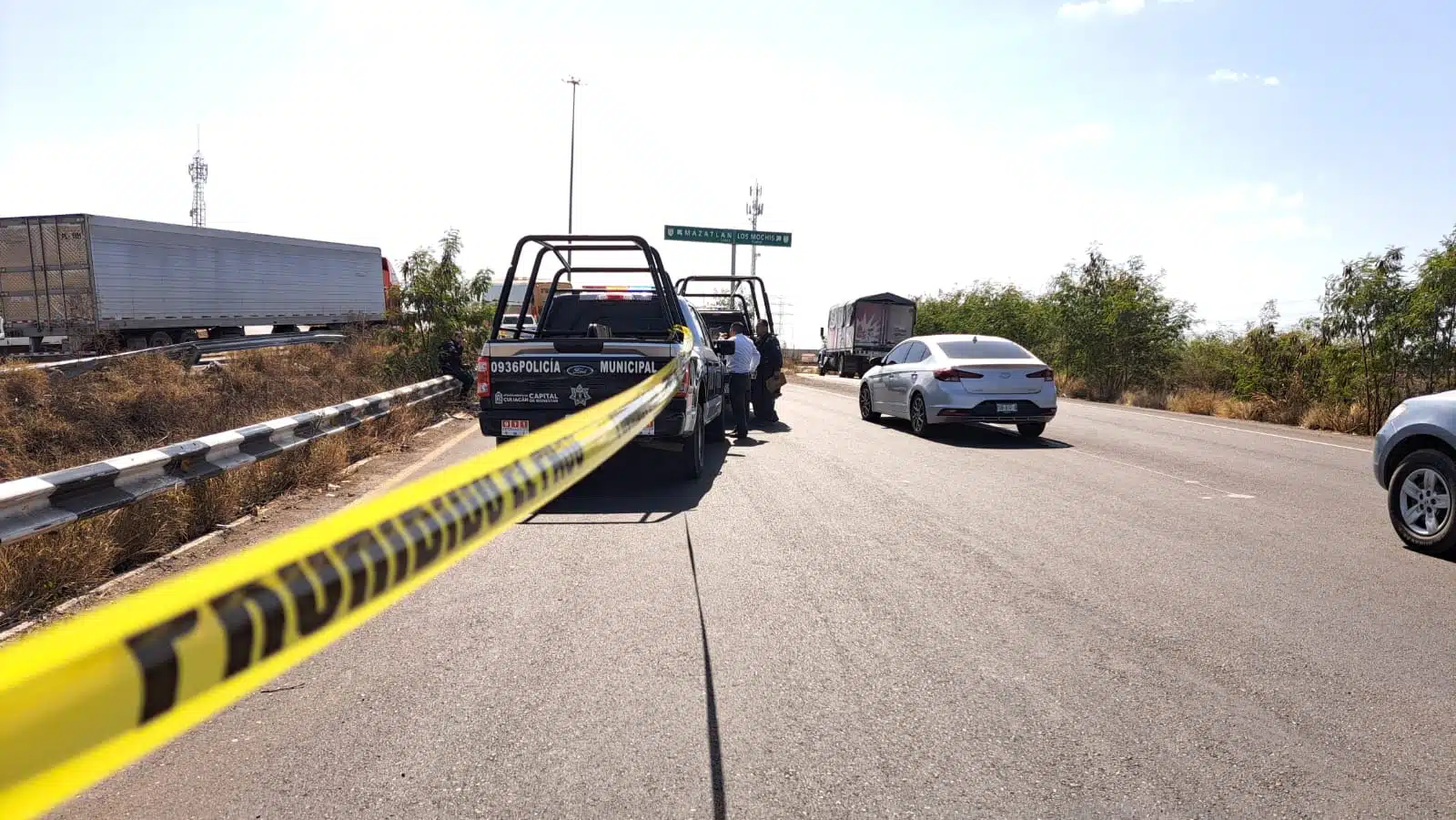 cinta amarilla delimitando la zona