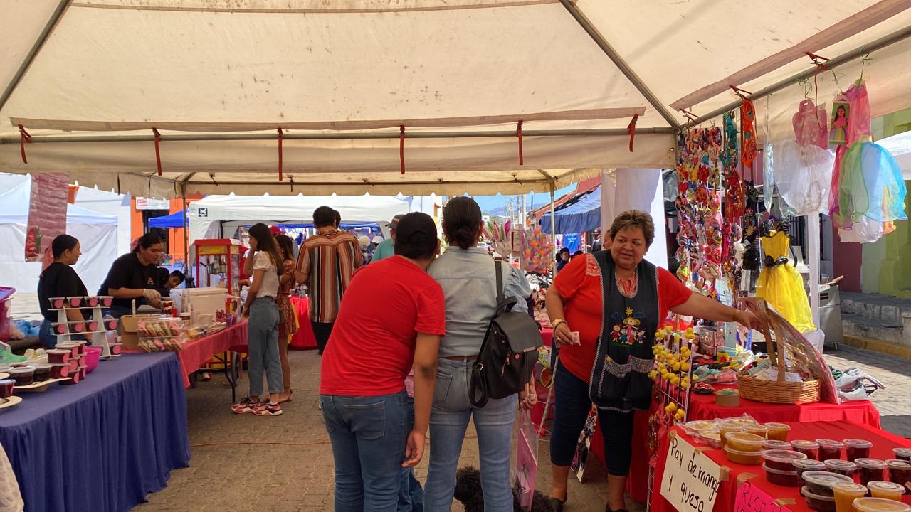 Celebración de la Feria del Mueble y Domingo de Plaza en Concordia