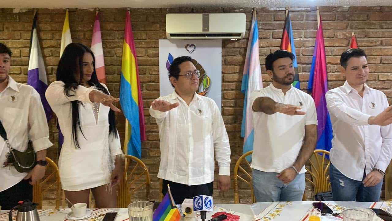 Integrantes del Comité de la Diversidad en Guasave