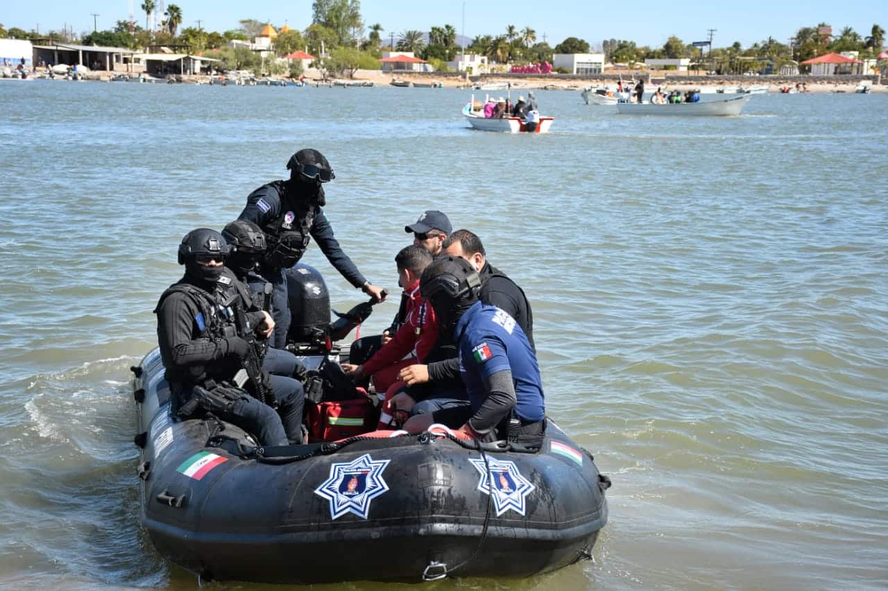 Autoridades resguardando a las familias que vacacionaron esta Semana Santa en El Évora